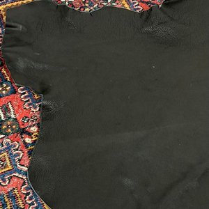 Retazo de Cuero Negro para Tapicería - imagen 3