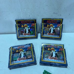 Lote siguiente: Lote de 4 Cajas de Cartas Coleccionables Yu-Gi-Oh! - Monstruo Negro