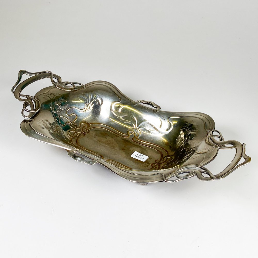 Lote siguiente: Centro de metal WMF art noveau con asas