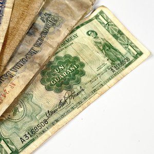 Lote de Billetes Antiguos de Uruguay y Paraguay - imagen 3