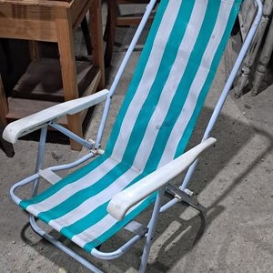 Lote siguiente: Reposera Plegable Rayada Verde y Blanca