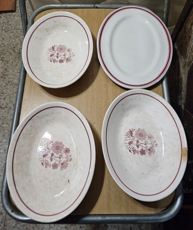 Lote de 4 Bandejas Ovaladas de Loza con Diseño Floral