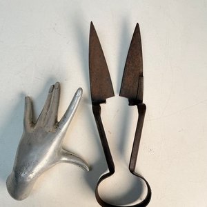 Tijera de Esquilar Antigua de Metal Oxidado - imagen 1