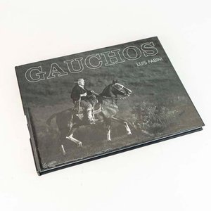 Lote siguiente: Libro "Gauchos" de Luis Fabini, Tapa Dura