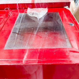 Palet con tableros varios y cajas - imagen 2