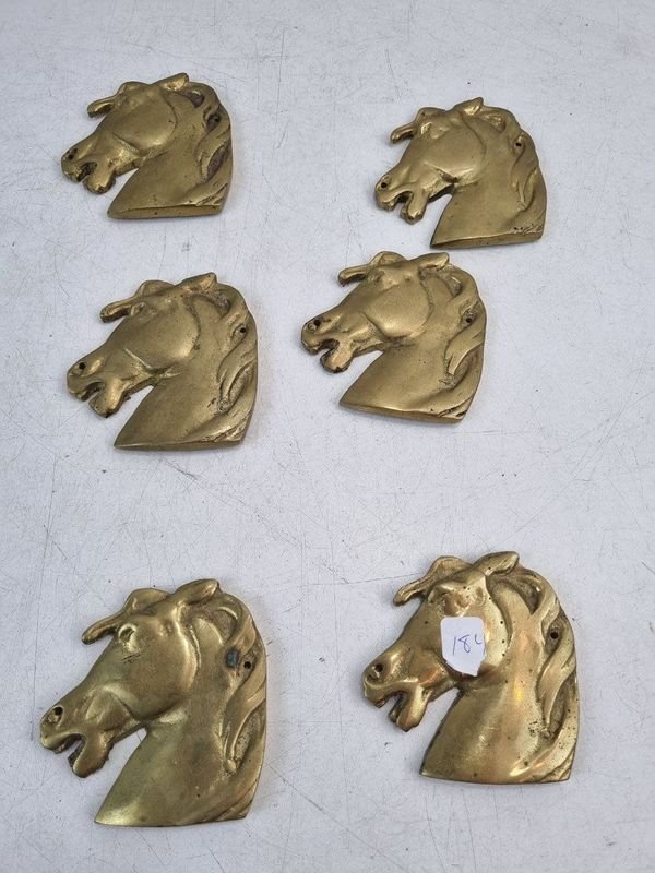 Conjunto de 6 Apliques en Bronce con Diseño de Cabeza de Caballo