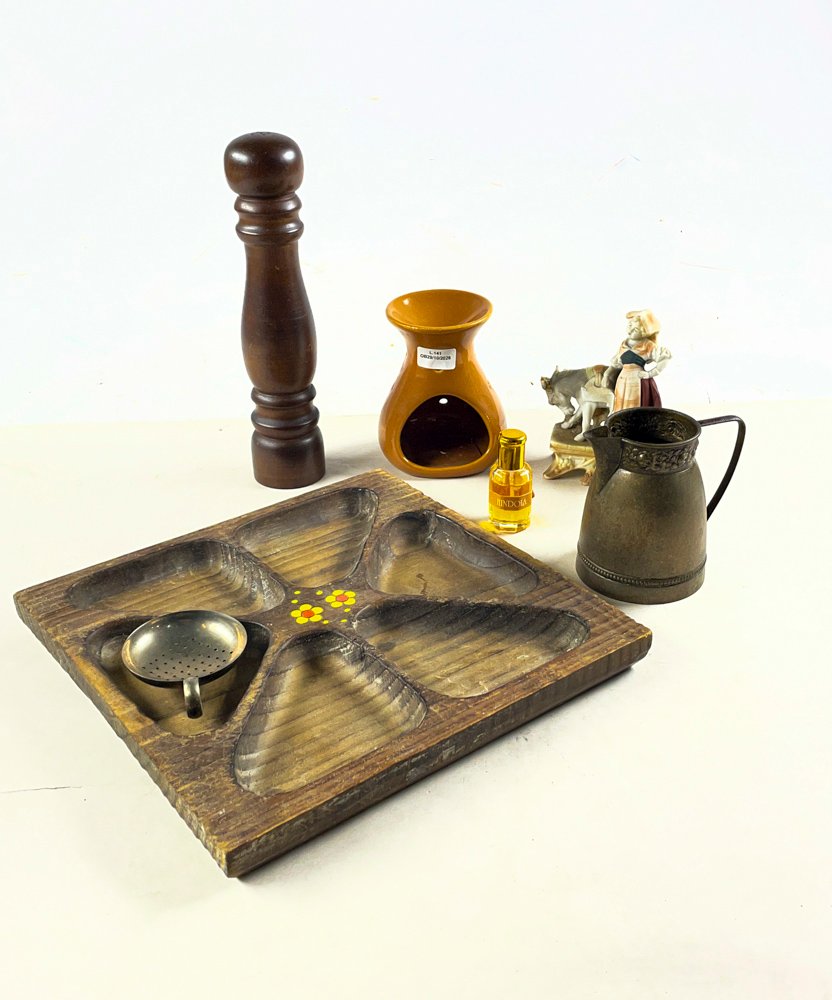 Lote de 6 piezas: copetinero de madera, colador de té, salero, figura de porcelana y más