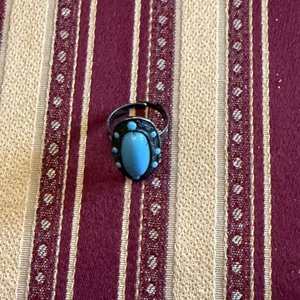 Lote Surtido de Collares, Aretes, Broches y Anillos con Caja - imagen 18