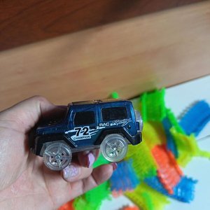 Pista de Carreras Luminosa con Coche Eléctrico - imagen 4