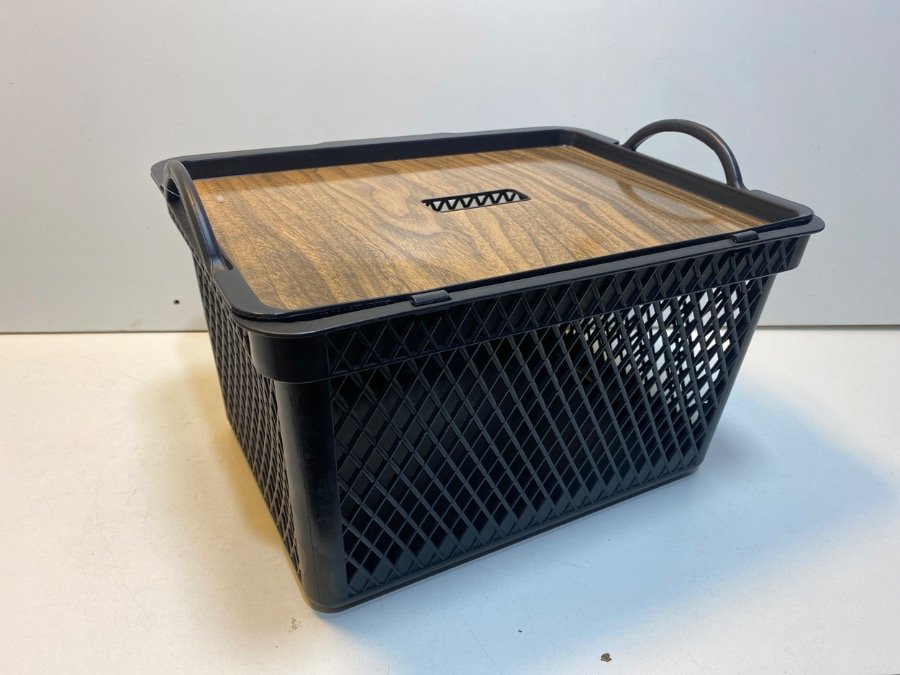 Canasto Organizador Negro Plástico con Tapa Madera y Asas