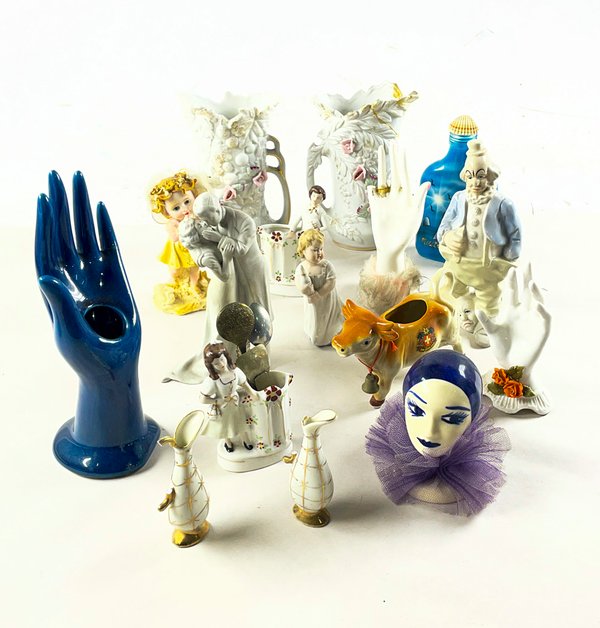 Muestrario de Figuras Decorativas, Floreros y Anillos - imagen 1