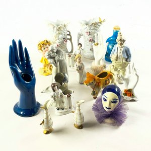 Lote anterior: Muestrario de Figuras Decorativas, Floreros y Anillos