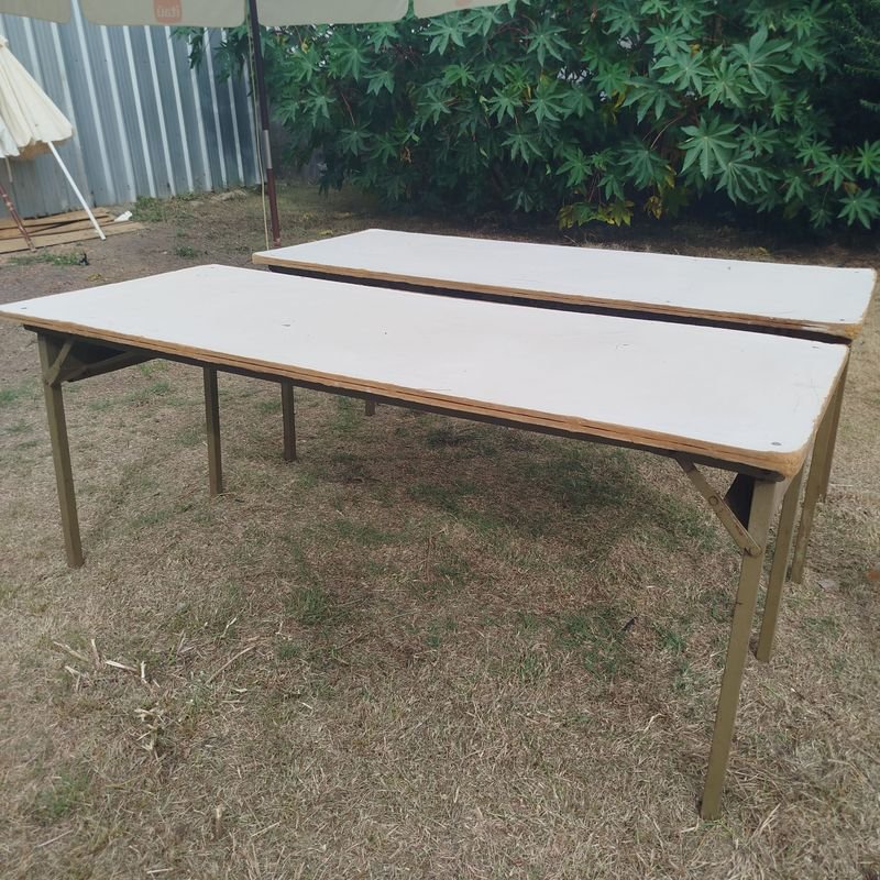 Lote siguiente: Mesas para eventos con estructura plegable en hierro