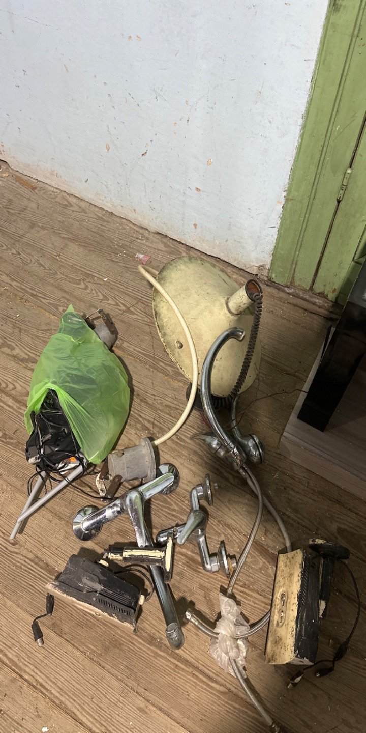 Lote de Grifería y Accesorios Varios