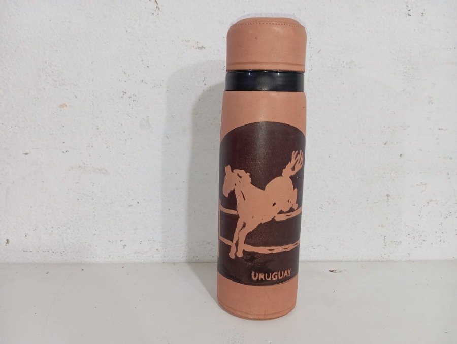 Termo de cuero con logo de caballo - imagen 2