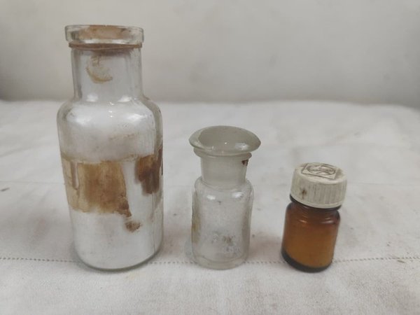 Lotes de frascos de farmacia antiguos - imagen 1