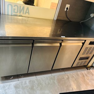 Bajo Mostrador Refrigerado Acero Inoxidable Tres Puertas 180x70x81cm - imagen 1
