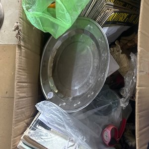 Lote siguiente: Lote de Revistas Varias y Objetos de Colección