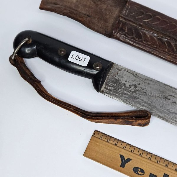 Machete con vaina de cuero en buen estado - imagen 2