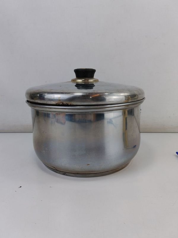 Lote anterior: Olla Cuoeri Con Tapa Sin Mangos - Vaso de Metal con Tapas