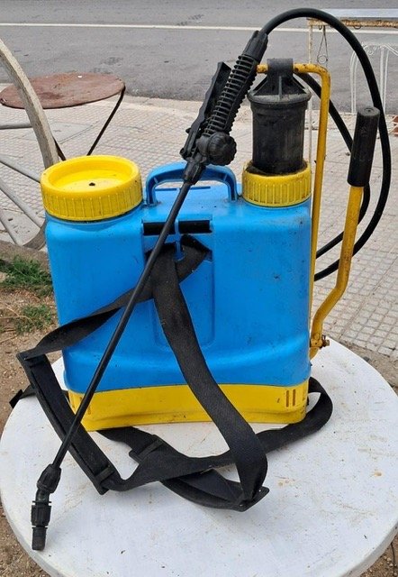 Lote siguiente: Sulfateadora de mochila para jardinería