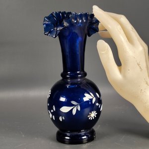 Lote anterior: Florero de Vidrio Azul con Decoración Floral Blanca Pintada a Mano