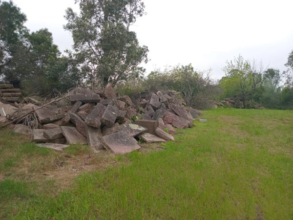 Lote de Piedras para Construcción o Decoración