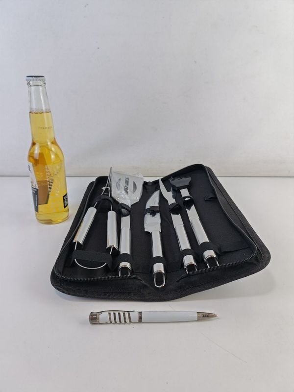 Juego de cubiertos para parrilla en excelente condición - imagen 2