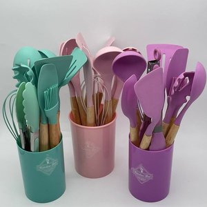 Set de 12 Utensilios de Cocina de Silicona y Madera - imagen 2