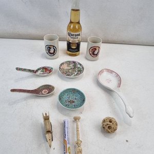 Lote de Piezas Orientales: Cuencos, Cucharas y Figuras en Marfil Vegetal - imagen 2