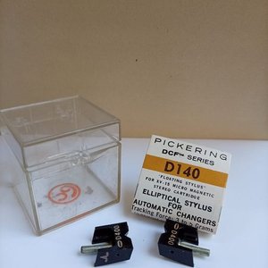 Lote siguiente: Dos Púas Pickering D140 para Tocadiscos Vinilo XV-15