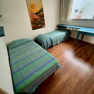Lote siguiente: Dos Colchas Rústicas de 1 Plaza: Verde y Azul Rayadas
