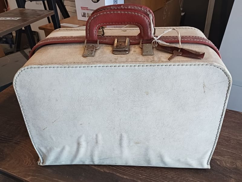 Maquina de Coser FABER con estuche - En venta en subasta - imagen 3