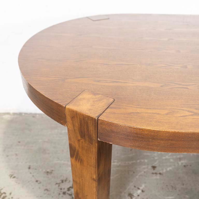 Mesa de comedor oval en madera con detalles - imagen 2