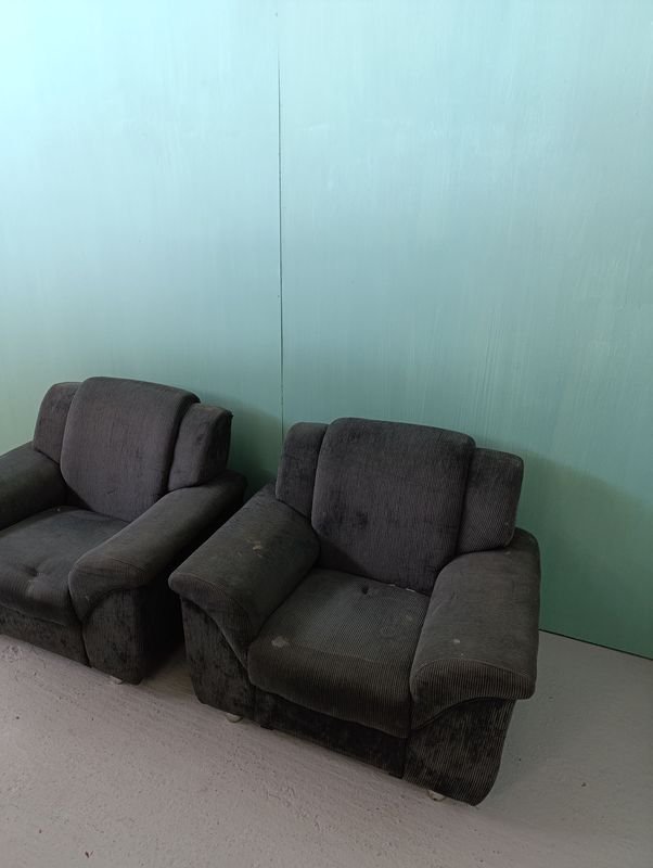 Sillón de cuero en buen estado - imagen 2