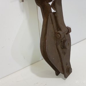 Polea Antigua de Hierro con Grillete - imagen 3