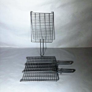 Lote siguiente: Set de 3 Parrillas Dobles Metálicas para Asado con Mango