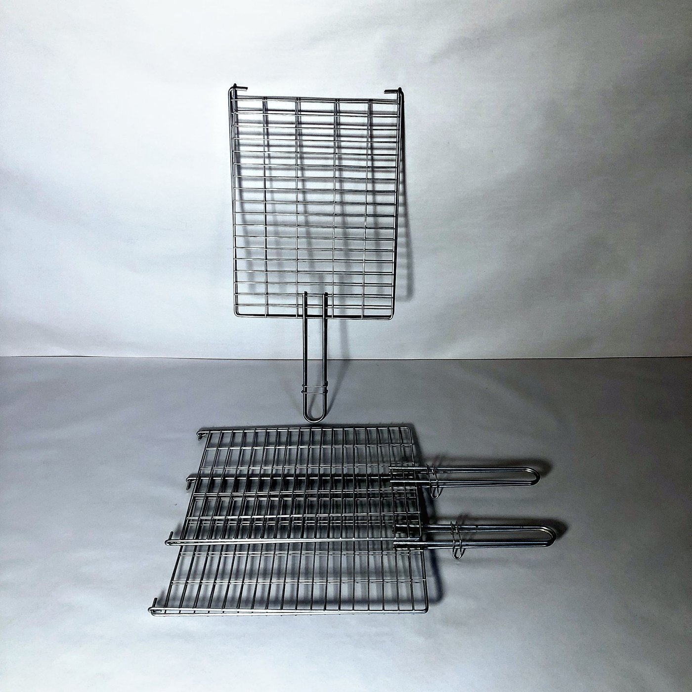 Set de 3 Parrillas Dobles Metálicas para Asado con Mango