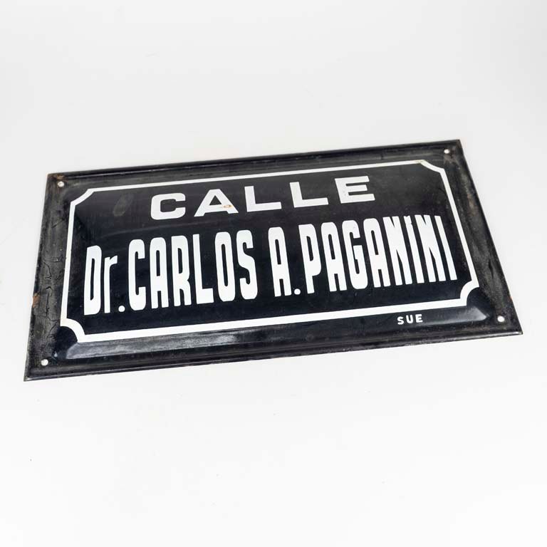 Lote anterior: Signo de calle Dr. Carlos A. Paganini para decoración