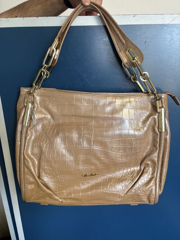 4 Carteras Beige Estilo Cocodrilo con Cadena Dorada - imagen 1