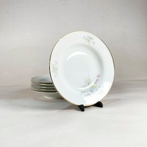Lote anterior: Seis Platos Hondos de Porcelana Bavaria Tirschenreuth con Flores y Borde Dorado