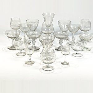 Lote de 18 Copas de Vidrio Hialino: Vino, Coñac, Champán y Licor - imagen 2