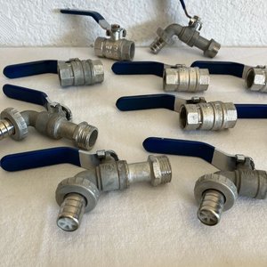 Lote de 8 Canillas y Llaves de Paso Nuevas con Manija Azul - imagen 2