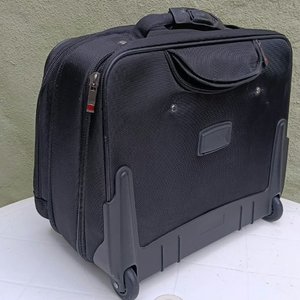 Bolso de Viaje Estilo Valija Negro con Ruedas y Mango Extensible - imagen 7