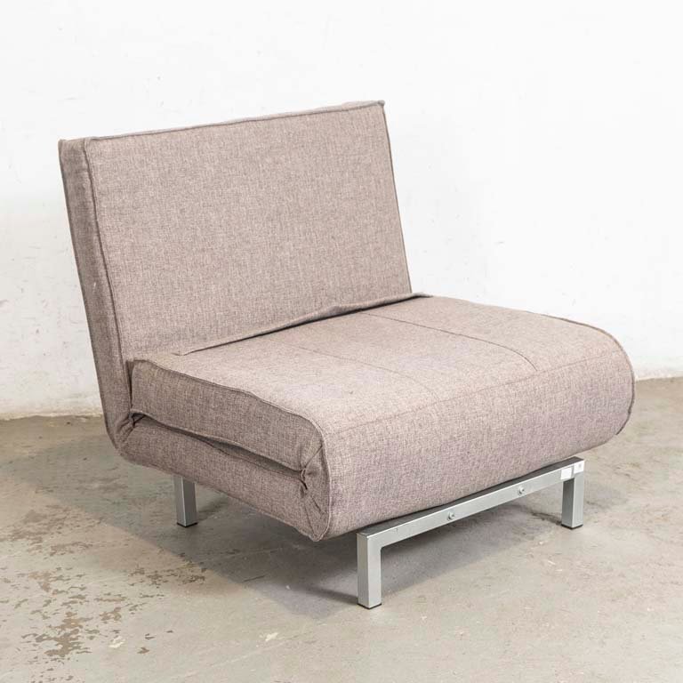 Sillón Cama Giratorio Tapizado Beige con Pata Metálica