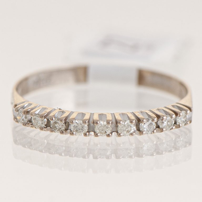 Lote siguiente: Anillo de oro 18k con brillantes