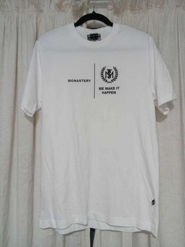 Remera Blanca de Algodón MONASTERY Talle S Nueva