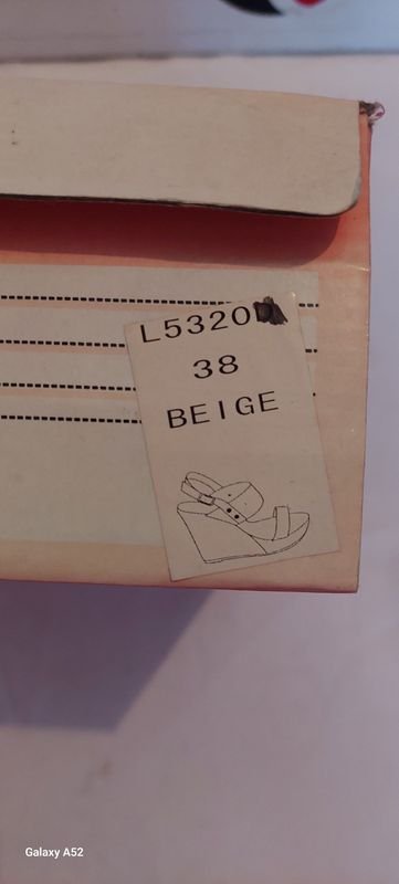 Calzado de Talla 38 en Buena Condición - imagen 4