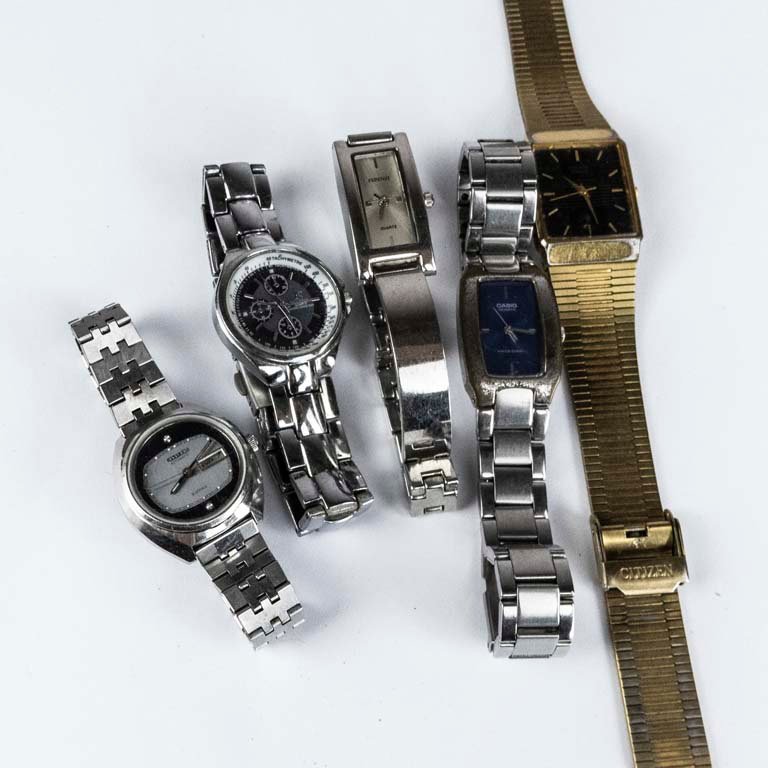 Relojes de reloj con detalles, Casio y Citizen - imagen 2