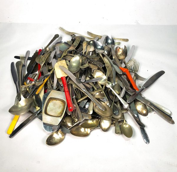 Lote Variado de Cubiertos: Cucharas, Tenedores, Cuchillos y Utensilios de Cocina - imagen 1